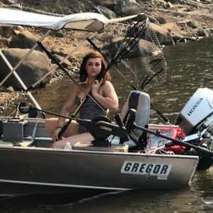 Meet your Posher, Caitlin